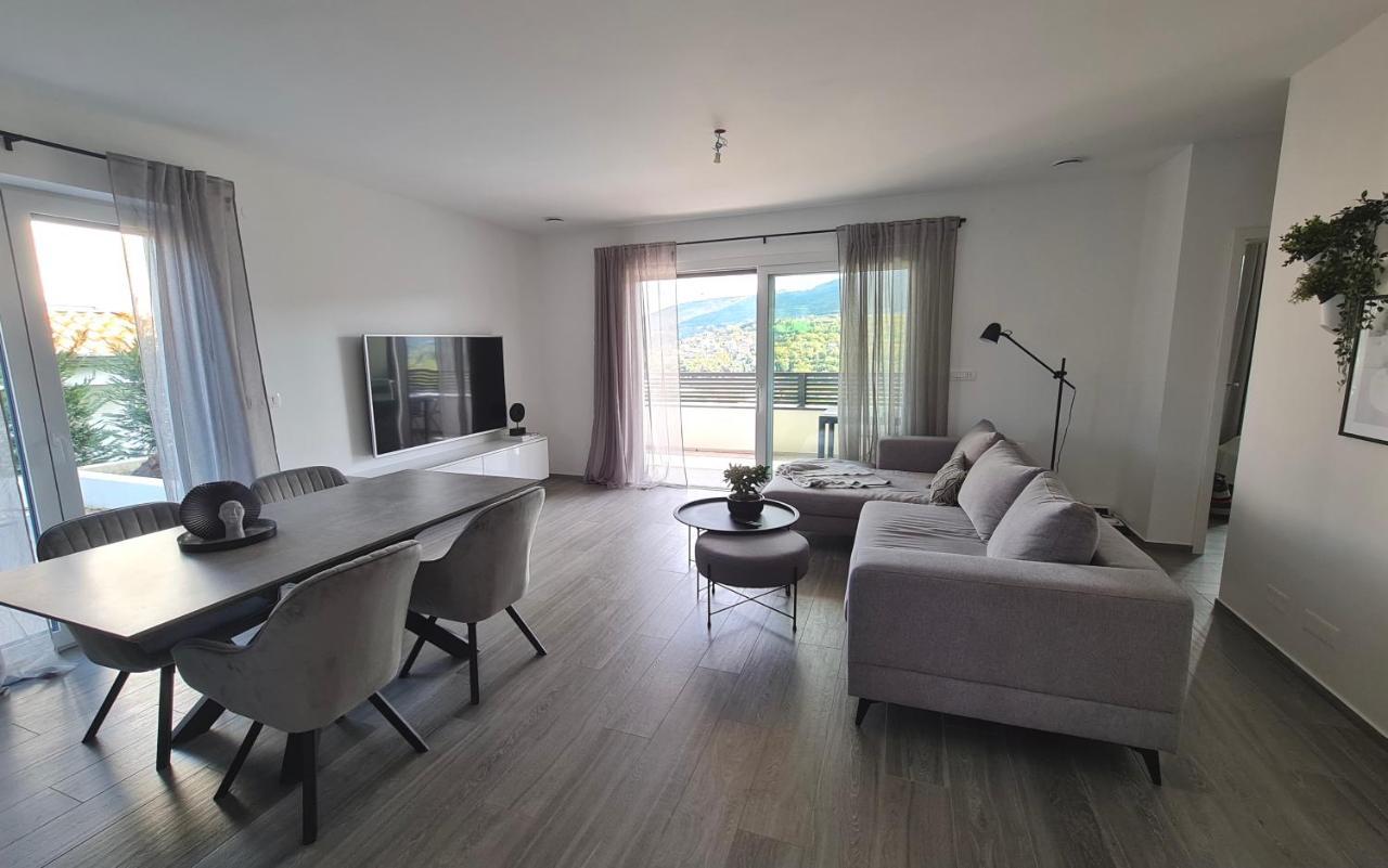 Villa Capris Apartments Koper Exterior photo
