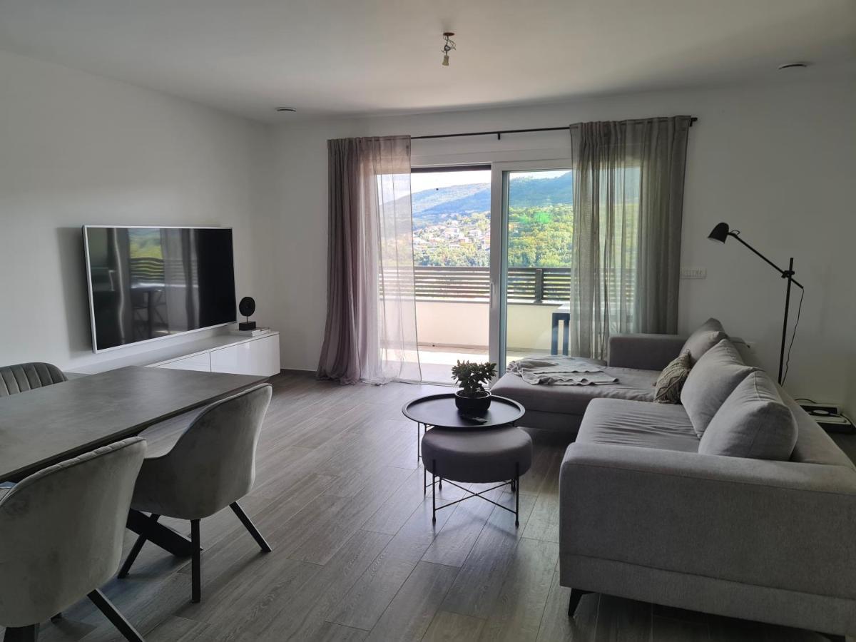 Villa Capris Apartments Koper Exterior photo