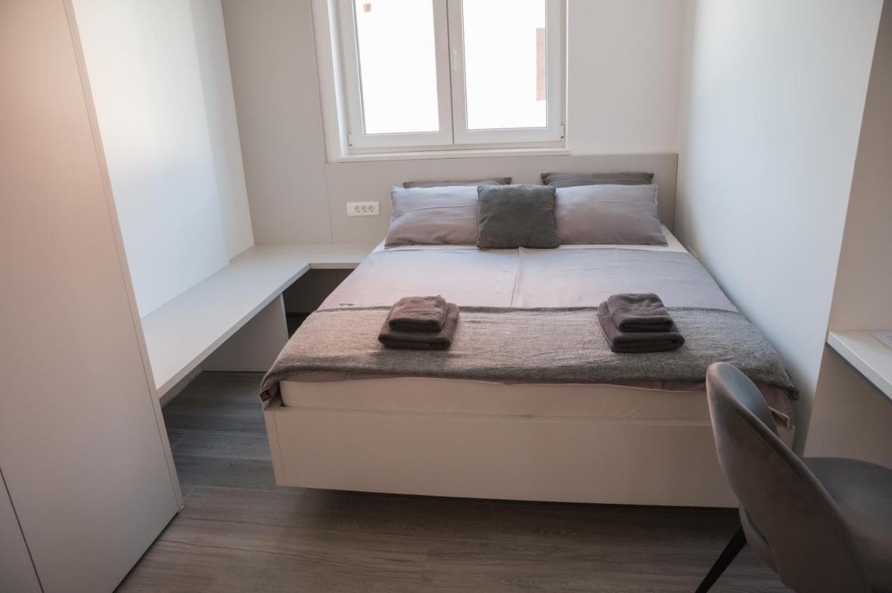 Villa Capris Apartments Koper Exterior photo